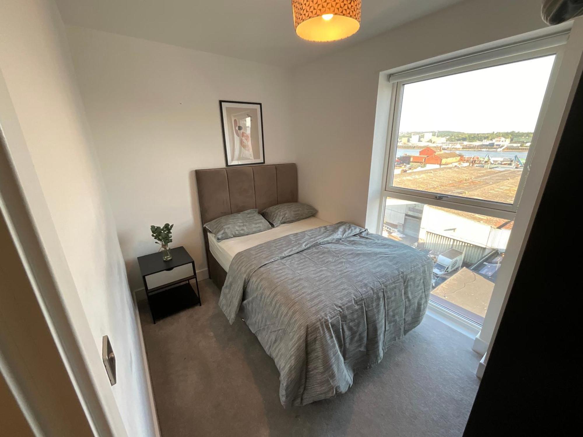 Deluxe Double Bed In Shared Apt Near Canary Wharf, City Airport & O2 Arena With Thames View Лондон Екстериор снимка